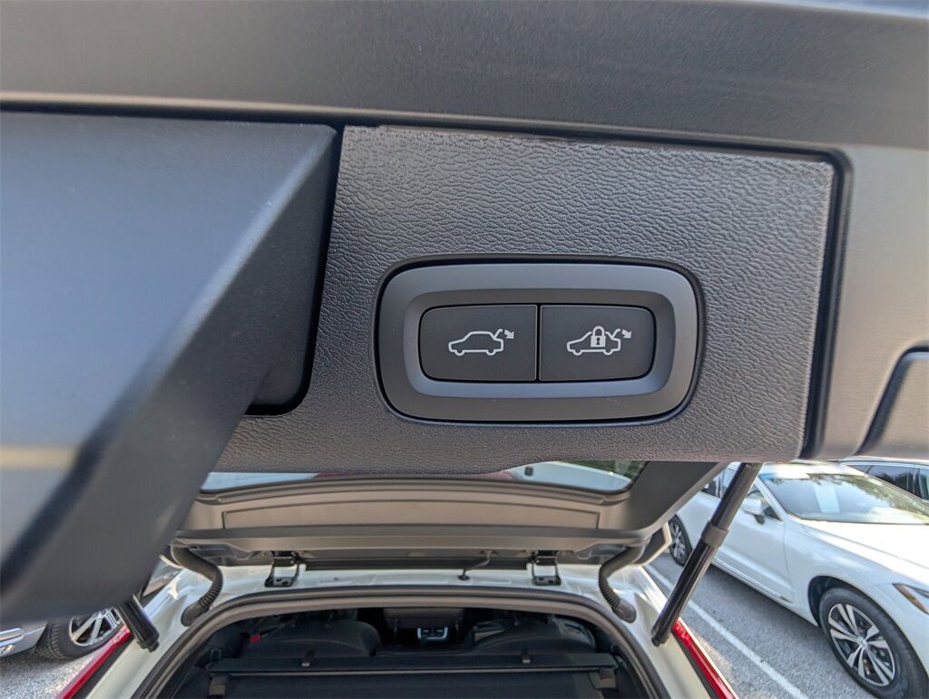 2026 Volvo XC60 B5 Ultra Black Edition Hunt Valley MD