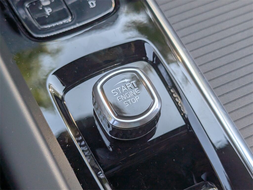 2026 Volvo XC60 B5 Ultra Black Edition Hunt Valley MD