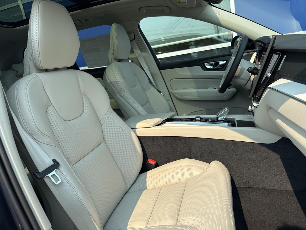 2026 Volvo XC60 B5 Ultra Bend OR