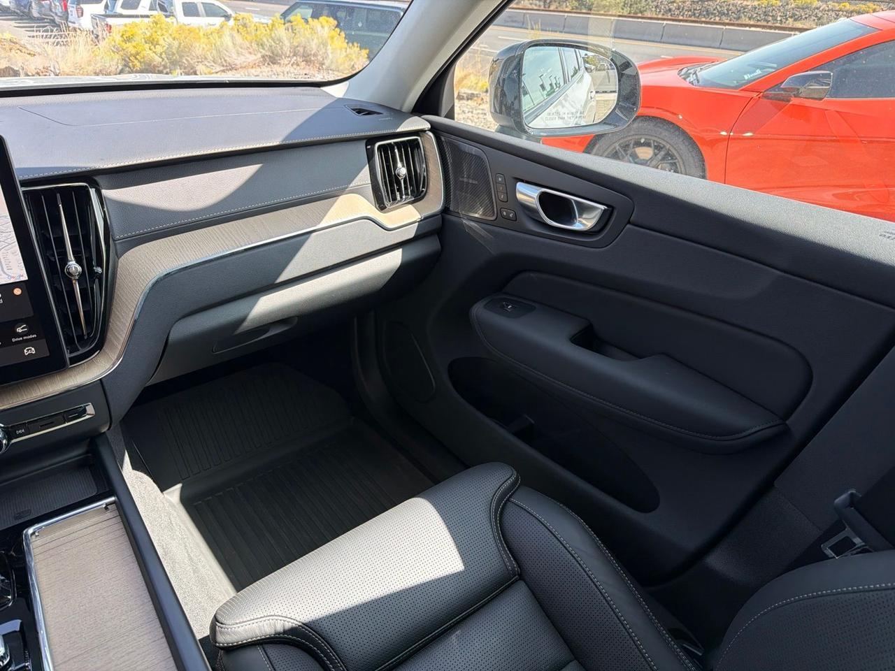 2026 Volvo XC60 B5 Ultra Bend OR