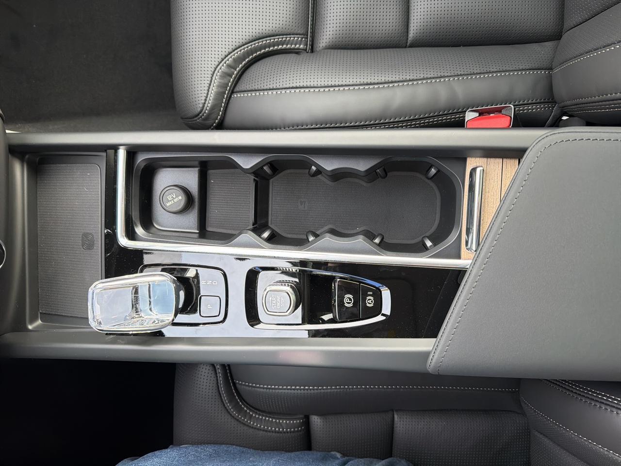 2026 Volvo XC60 B5 Ultra Bend OR