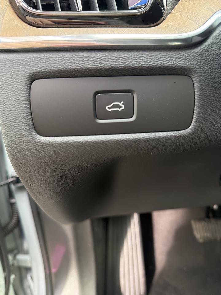 2026 Volvo XC60 B5 Ultra Bend OR