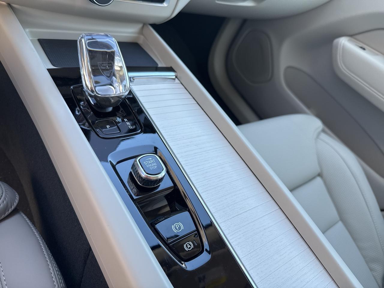 2026 Volvo XC60 B5 Ultra Bend OR