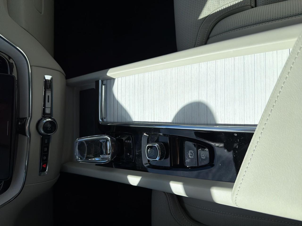 2026 Volvo XC60 B5 Ultra Bend OR