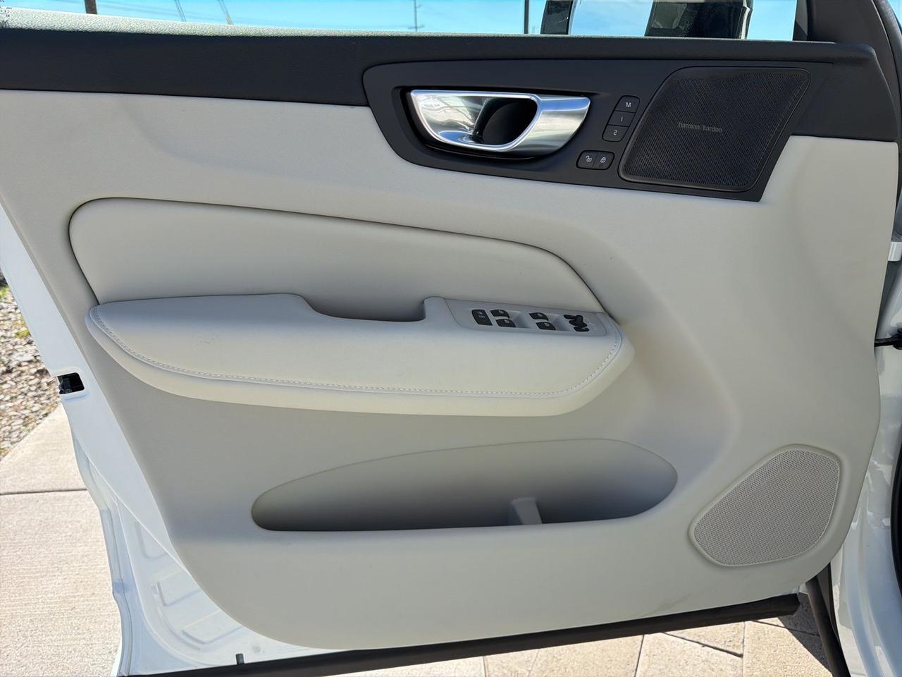 2026 Volvo XC60 B5 Ultra Bend OR