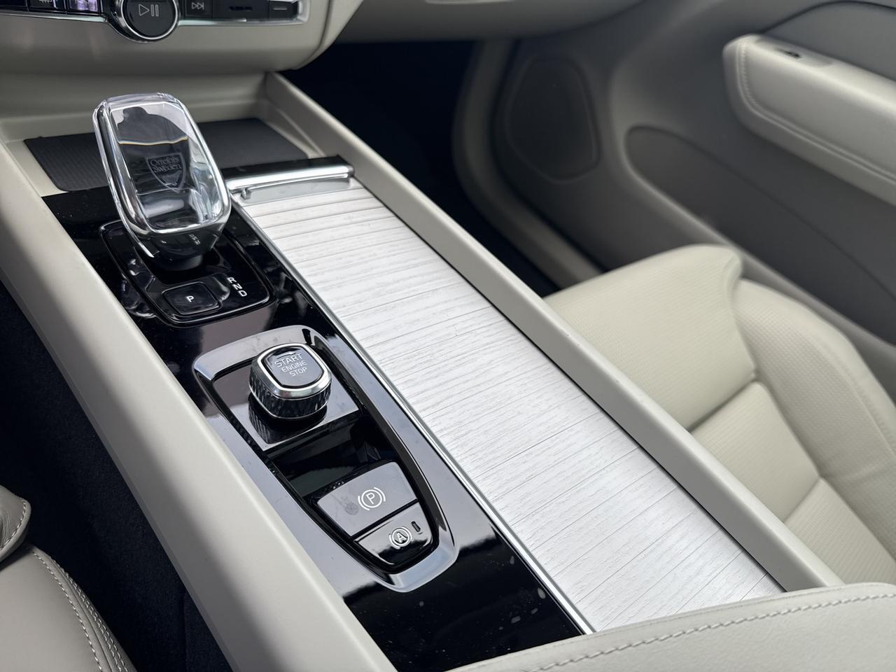 2026 Volvo XC60 B5 Ultra Bend OR