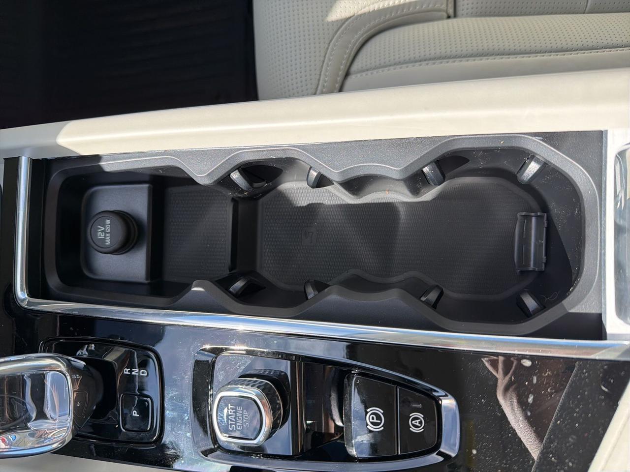 2026 Volvo XC60 B5 Ultra Bend OR