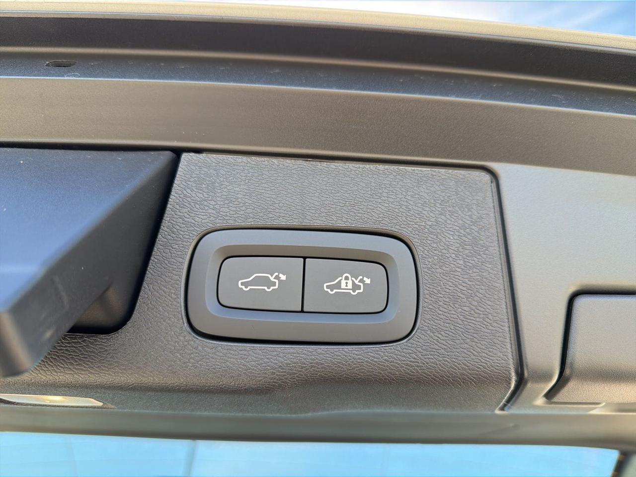 2026 Volvo XC60 B5 Ultra Bend OR