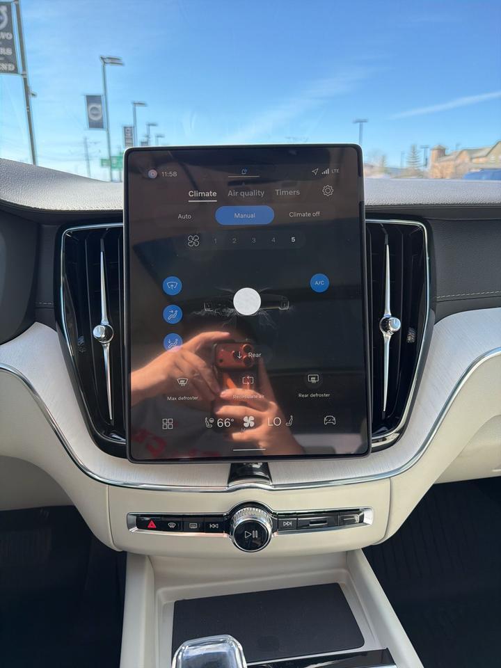 2026 Volvo XC60 B5 Ultra Bend OR