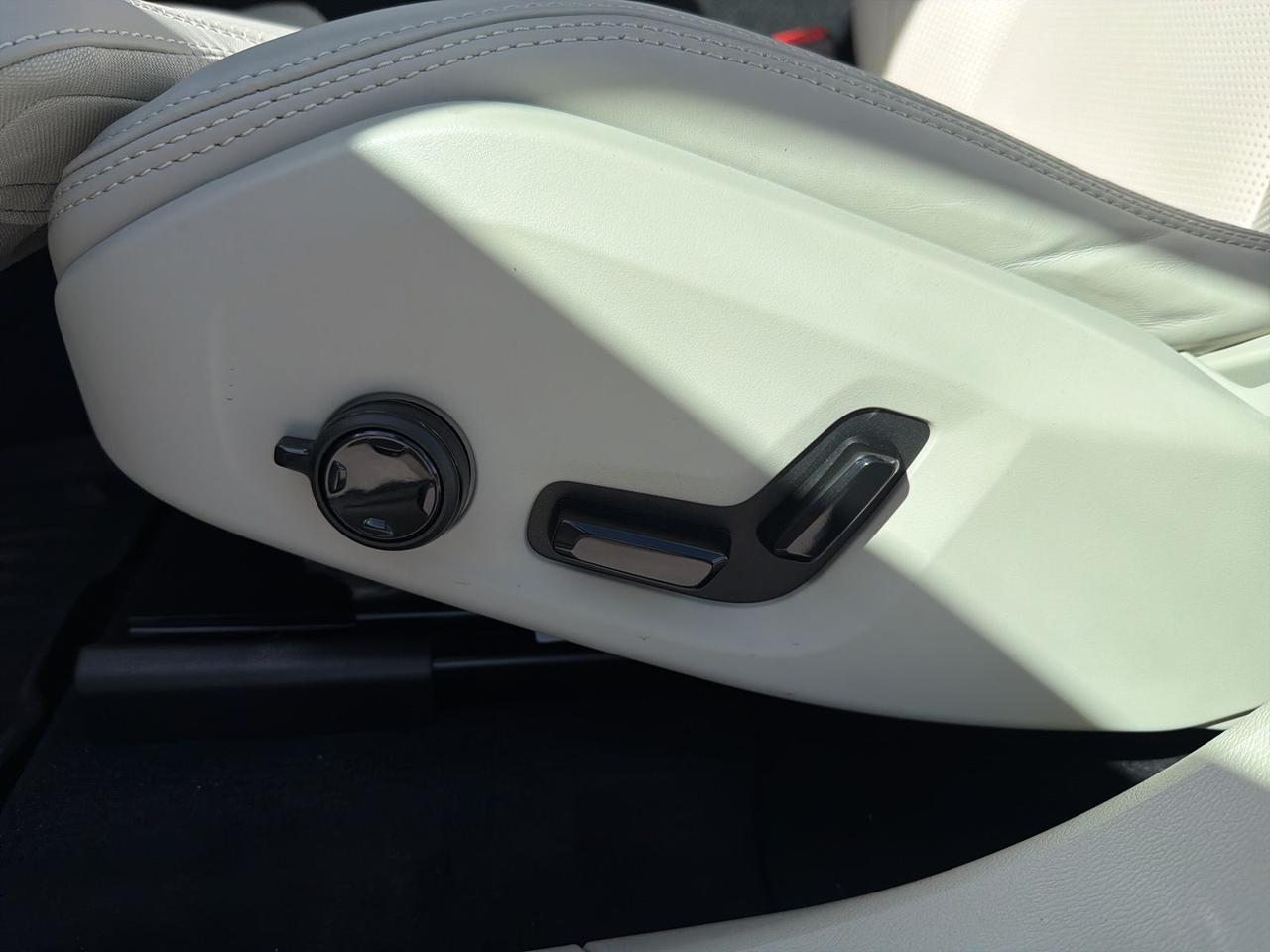 2026 Volvo XC60 B5 Ultra Bend OR