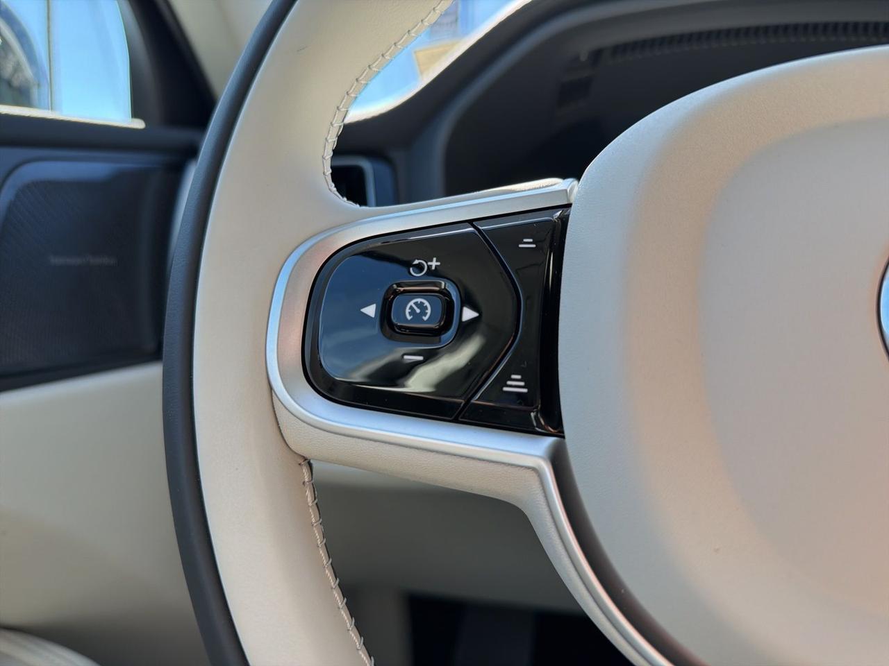 2026 Volvo XC60 B5 Ultra Bend OR