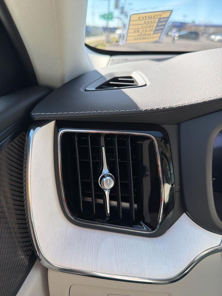 2026 Volvo XC60 B5 Ultra Bend OR