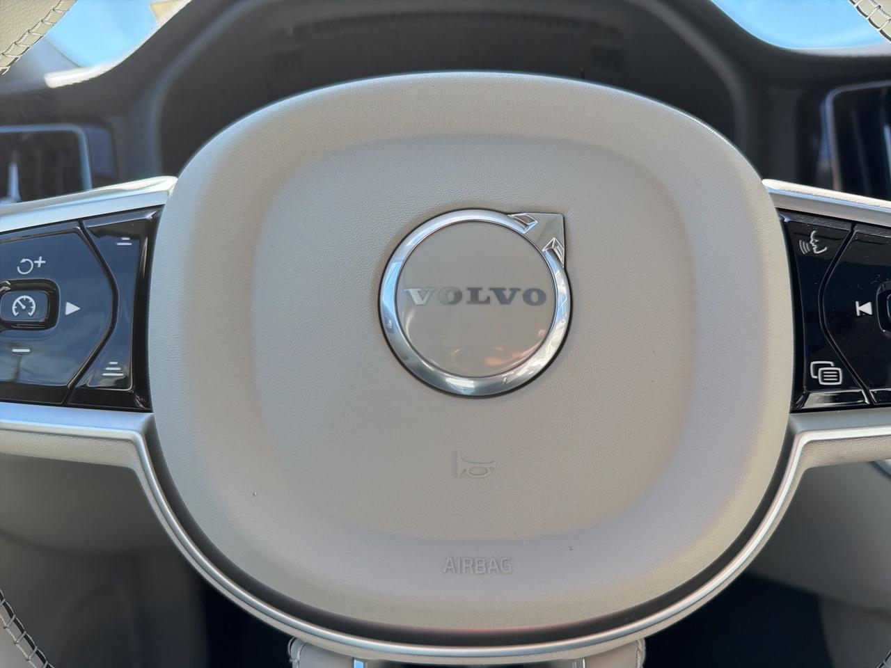 2026 Volvo XC60 B5 Ultra Bend OR