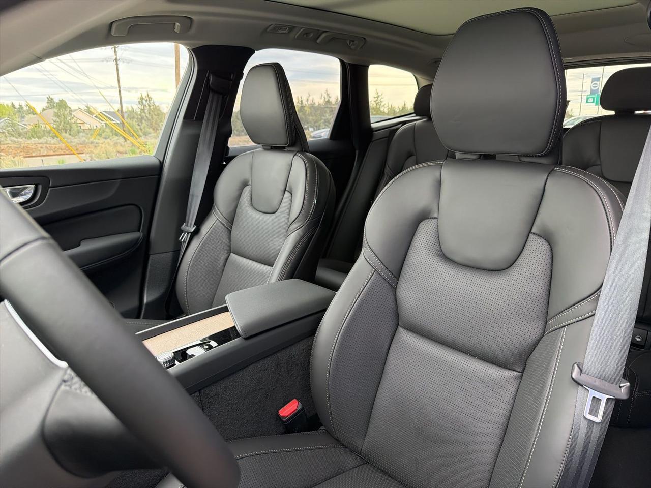 2026 Volvo XC60 B5 Ultra Bend OR