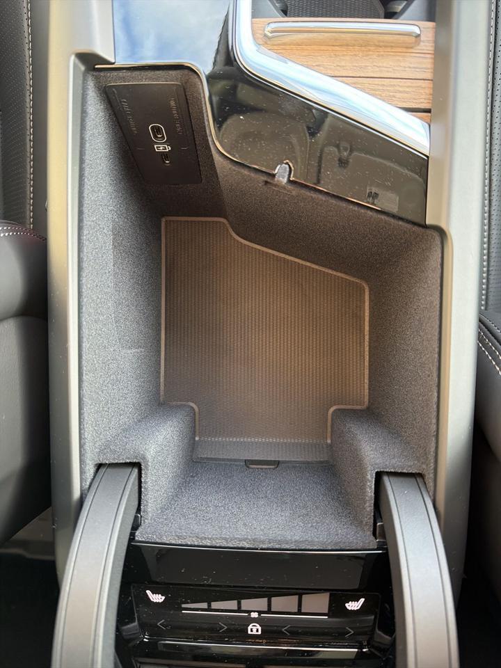 2026 Volvo XC60 B5 Ultra Bend OR