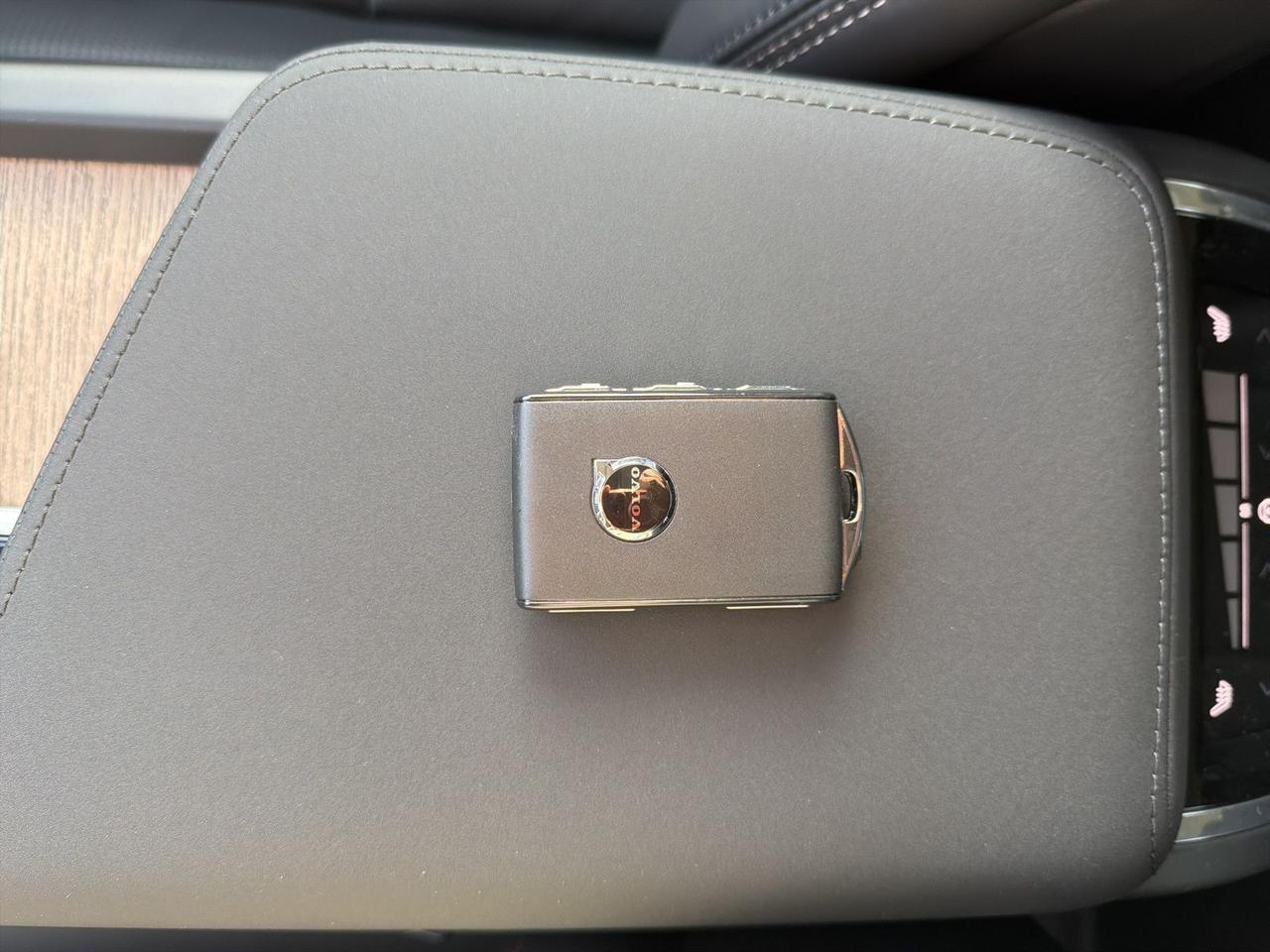 2026 Volvo XC60 B5 Ultra Bend OR