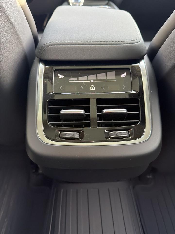 2026 Volvo XC60 B5 Ultra Bend OR