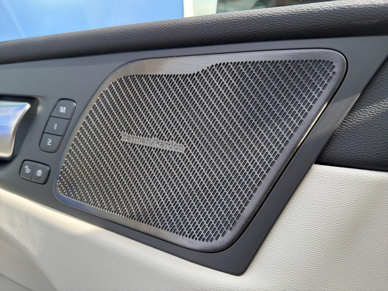 2026 Volvo XC60 B5 Ultra Bend OR