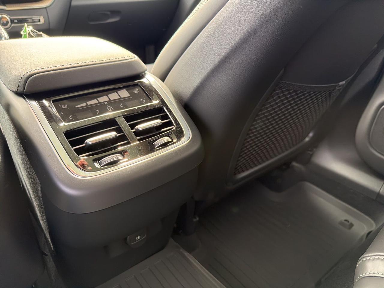 2026 Volvo XC60 B5 Ultra Bend OR