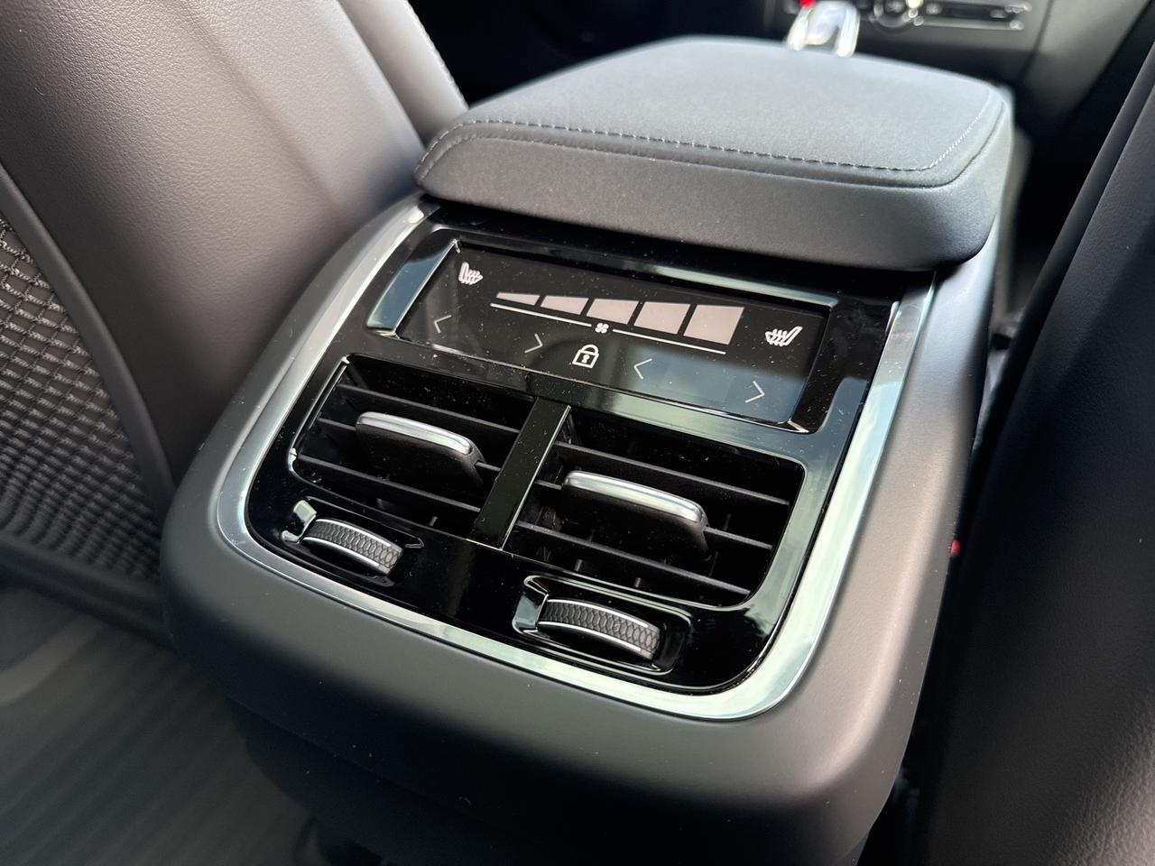 2026 Volvo XC60 B5 Ultra Bend OR