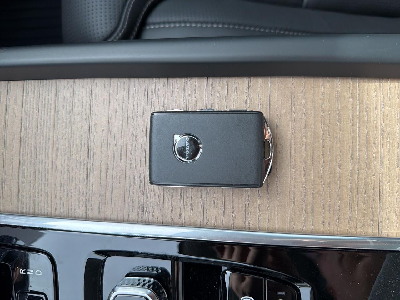 2026 Volvo XC60 B5 Ultra Bend OR