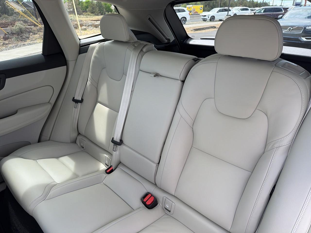 2026 Volvo XC60 B5 Ultra Bend OR