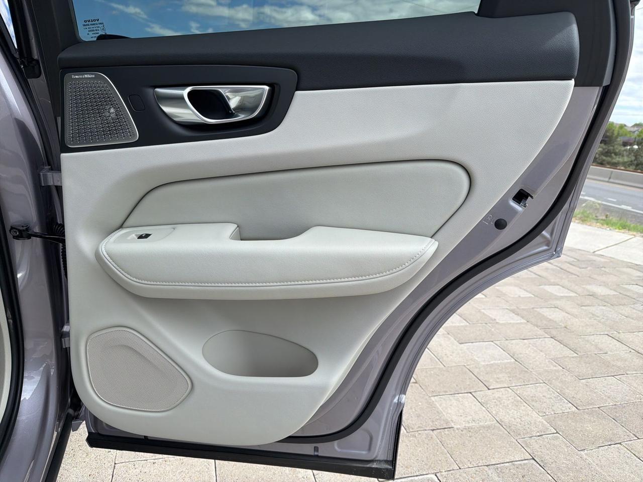 2026 Volvo XC60 B5 Ultra Bend OR