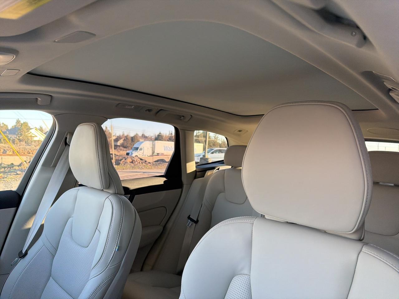 2026 Volvo XC60 B5 Ultra Bend OR