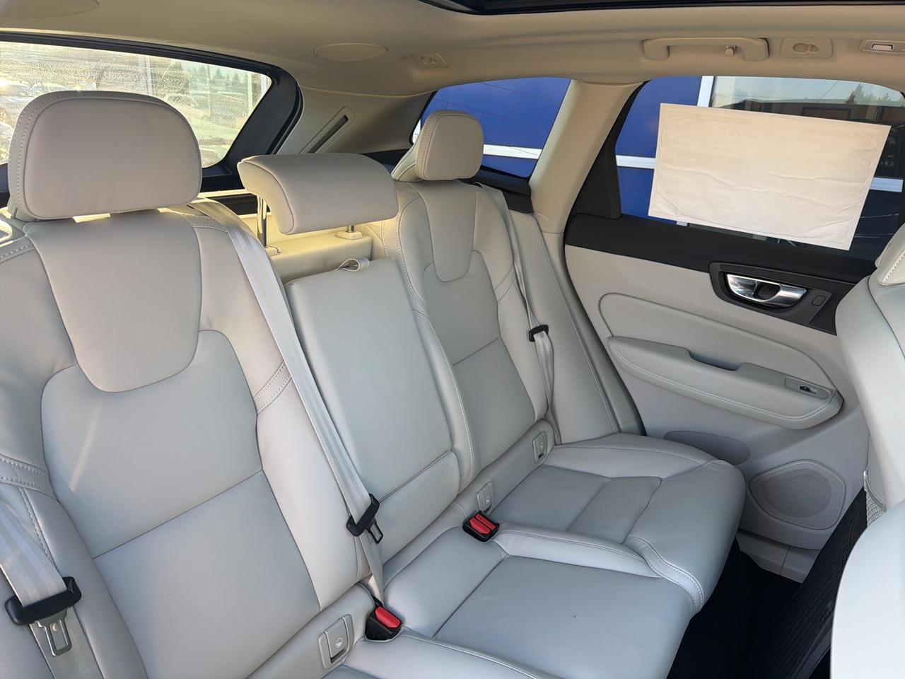 2026 Volvo XC60 B5 Ultra Bend OR