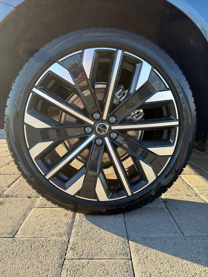 2026 Volvo XC60 B5 Ultra Bend OR