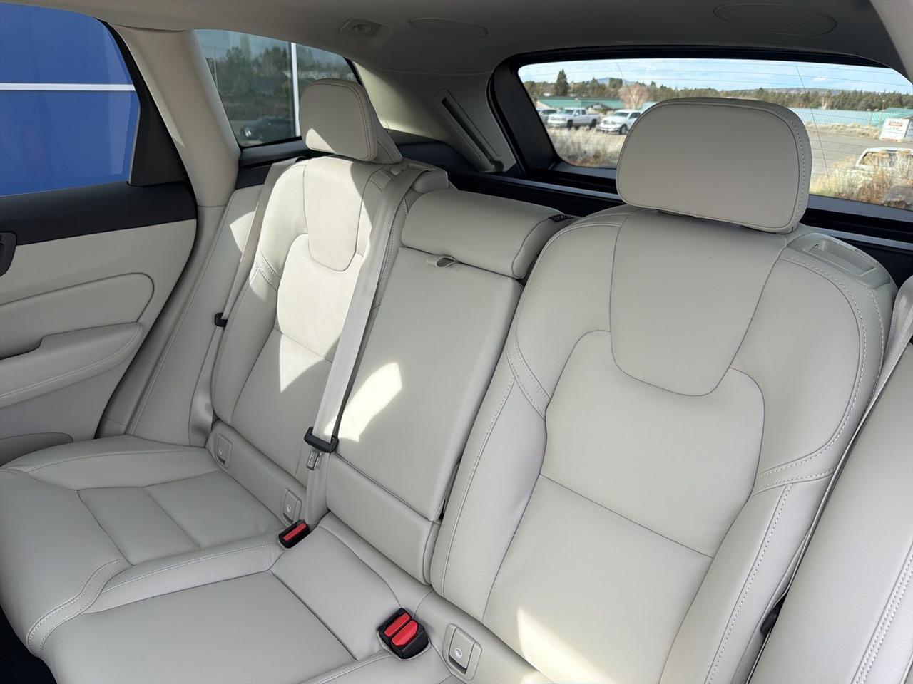 2026 Volvo XC60 B5 Ultra Bend OR