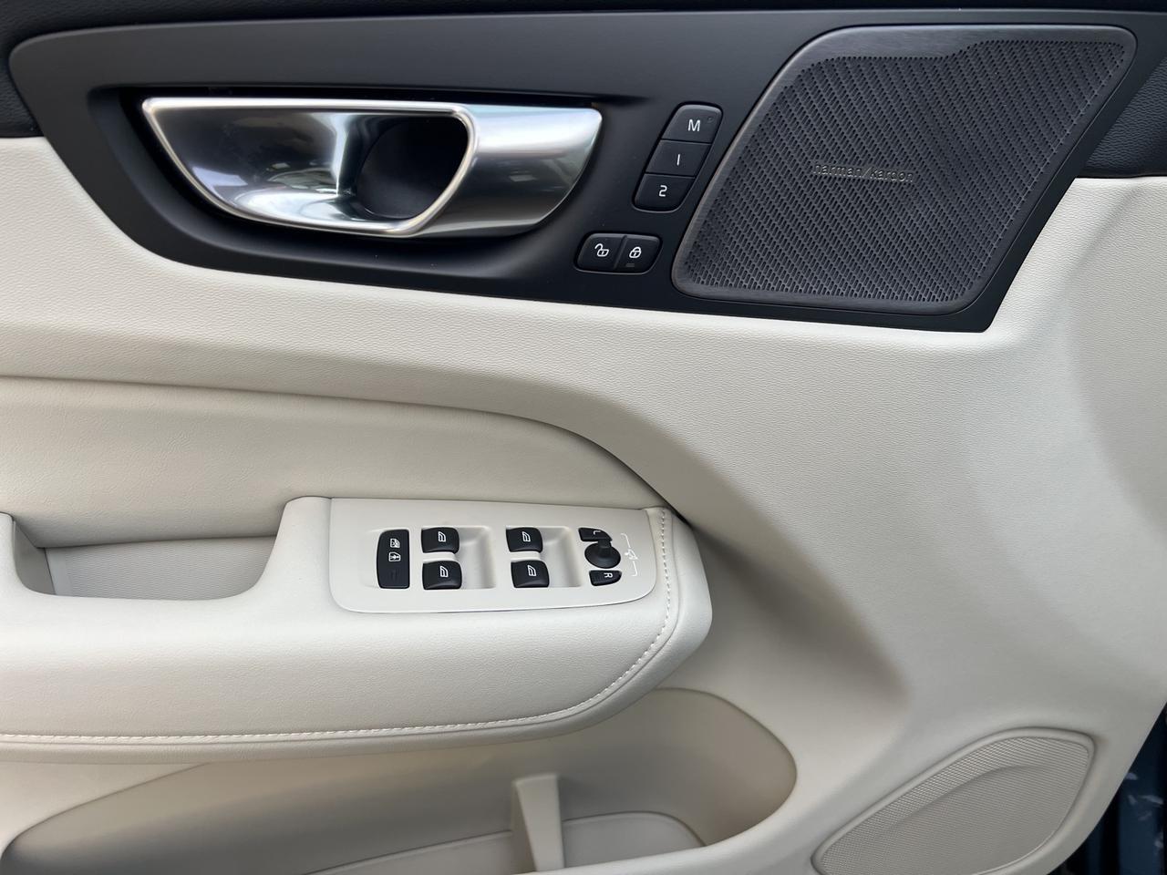 2026 Volvo XC60 B5 Ultra Bend OR