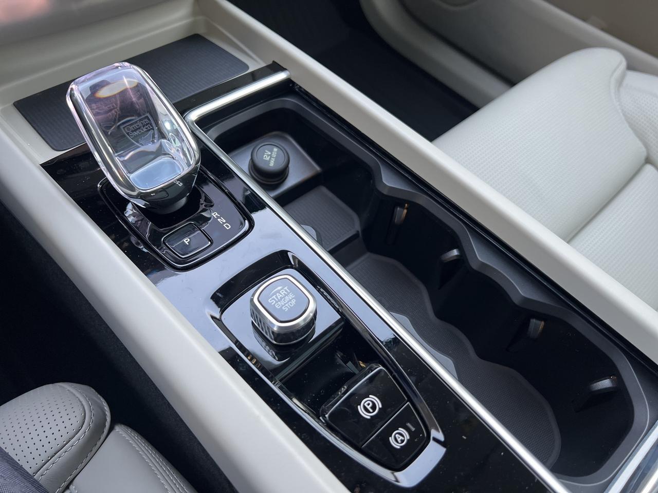 2026 Volvo XC60 B5 Ultra Bend OR