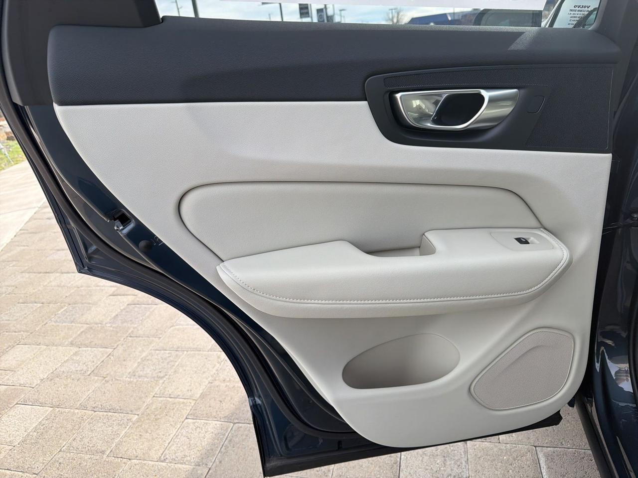 2026 Volvo XC60 B5 Ultra Bend OR