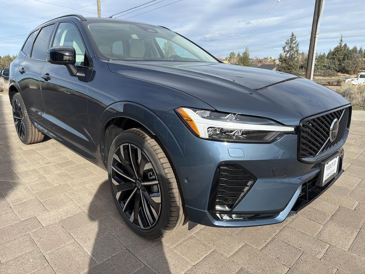 2026 Volvo XC60 B5 Ultra