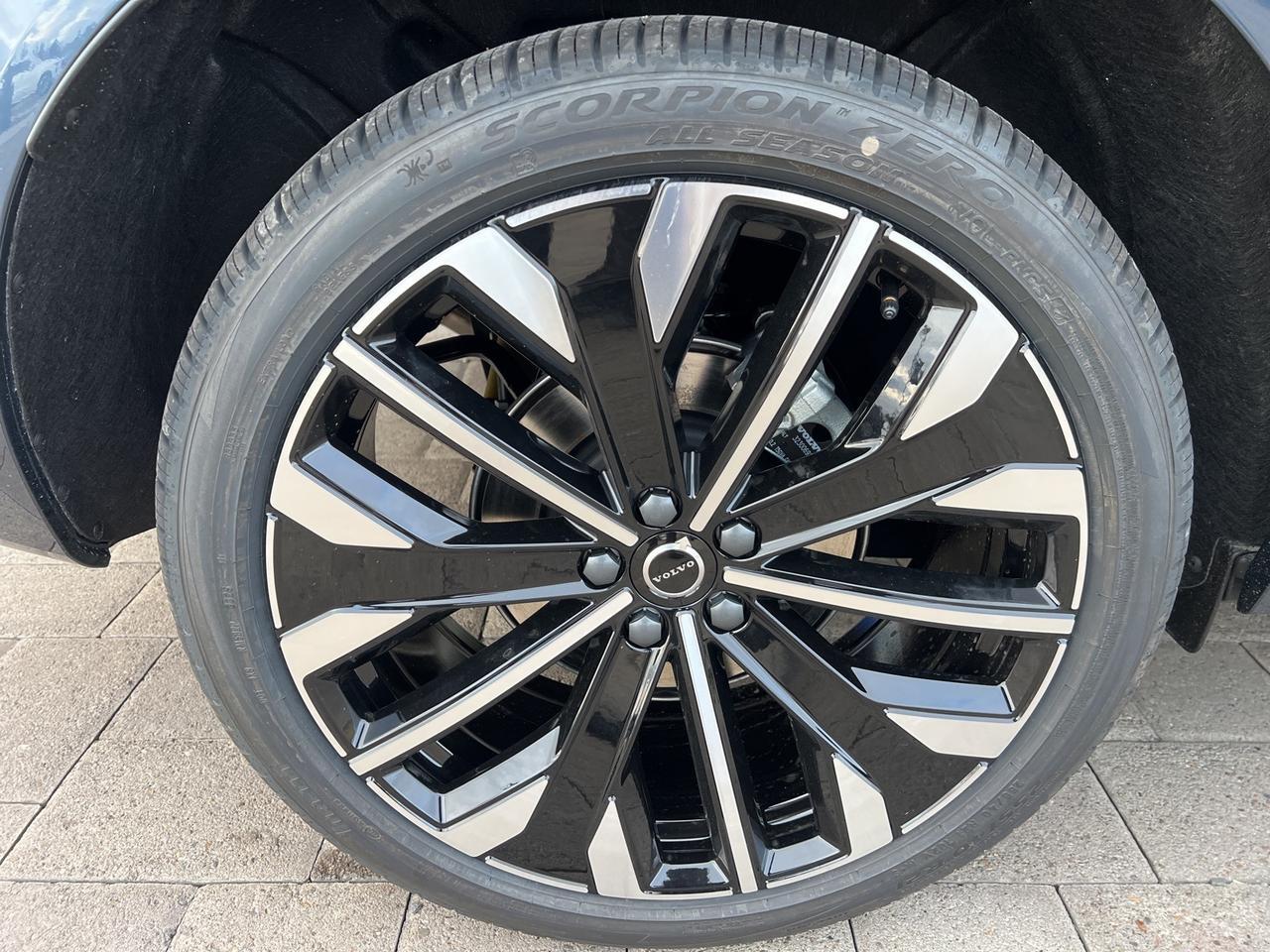 2026 Volvo XC60 B5 Ultra Bend OR