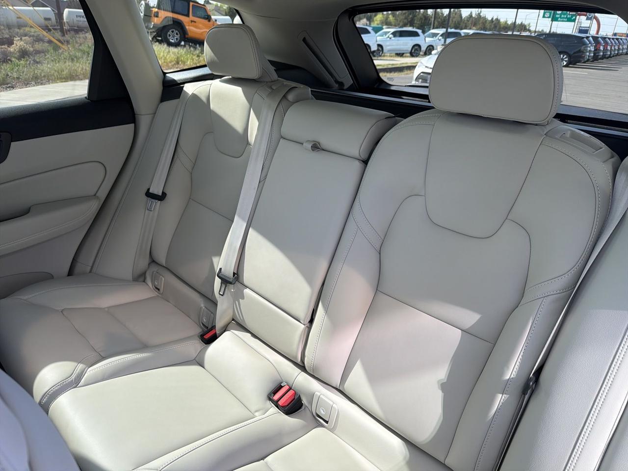 2026 Volvo XC60 B5 Ultra Bend OR