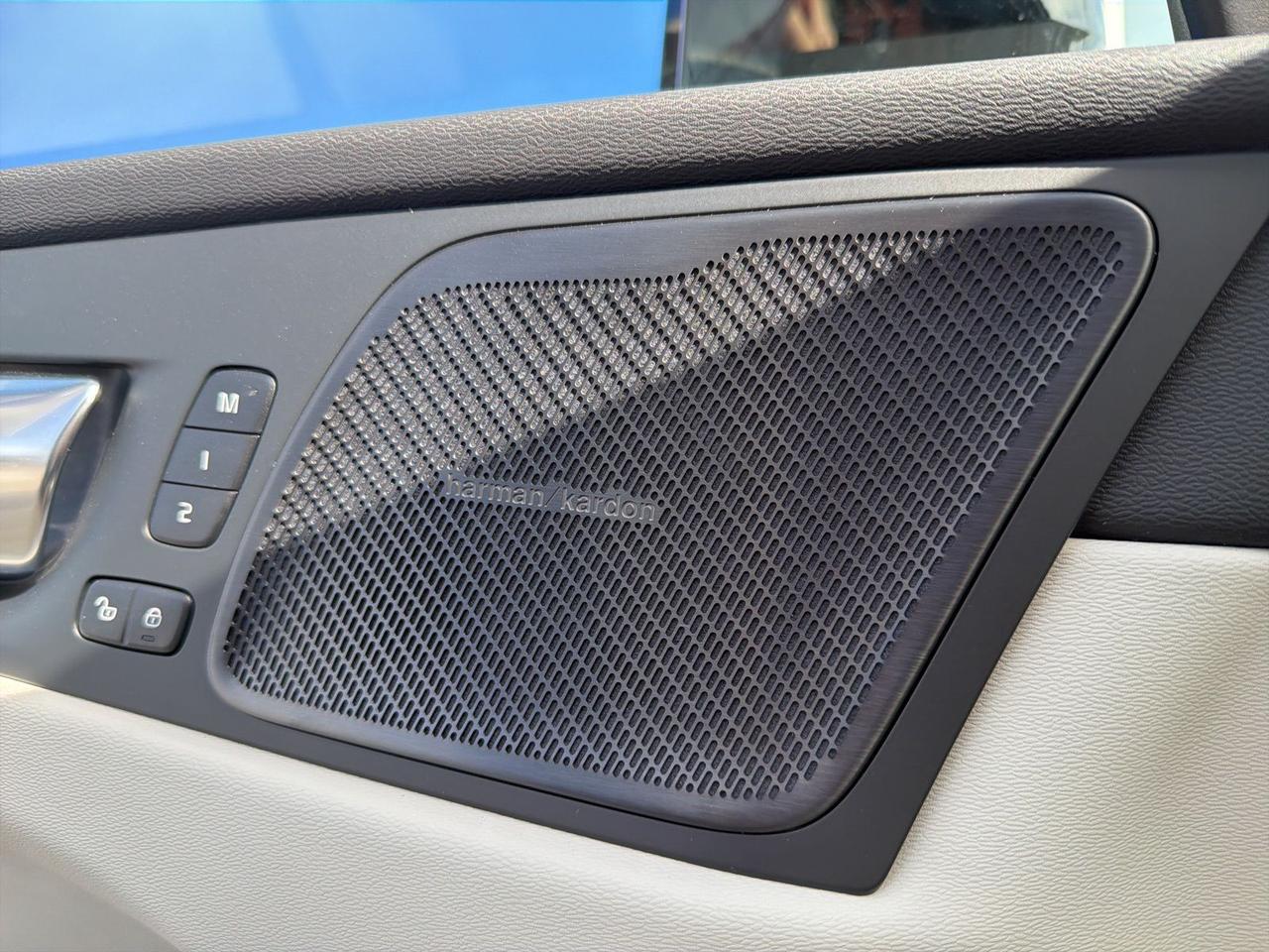2026 Volvo XC60 B5 Ultra Bend OR