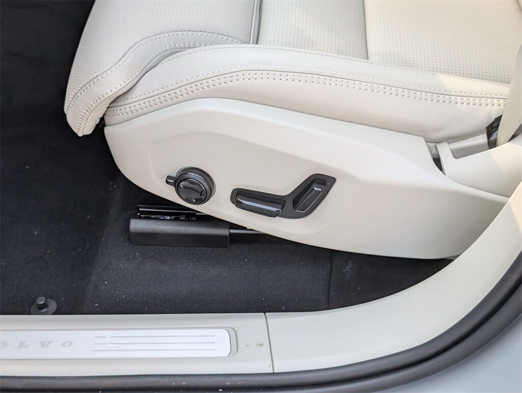 2026 Volvo XC60 B5 Ultra Hunt Valley MD