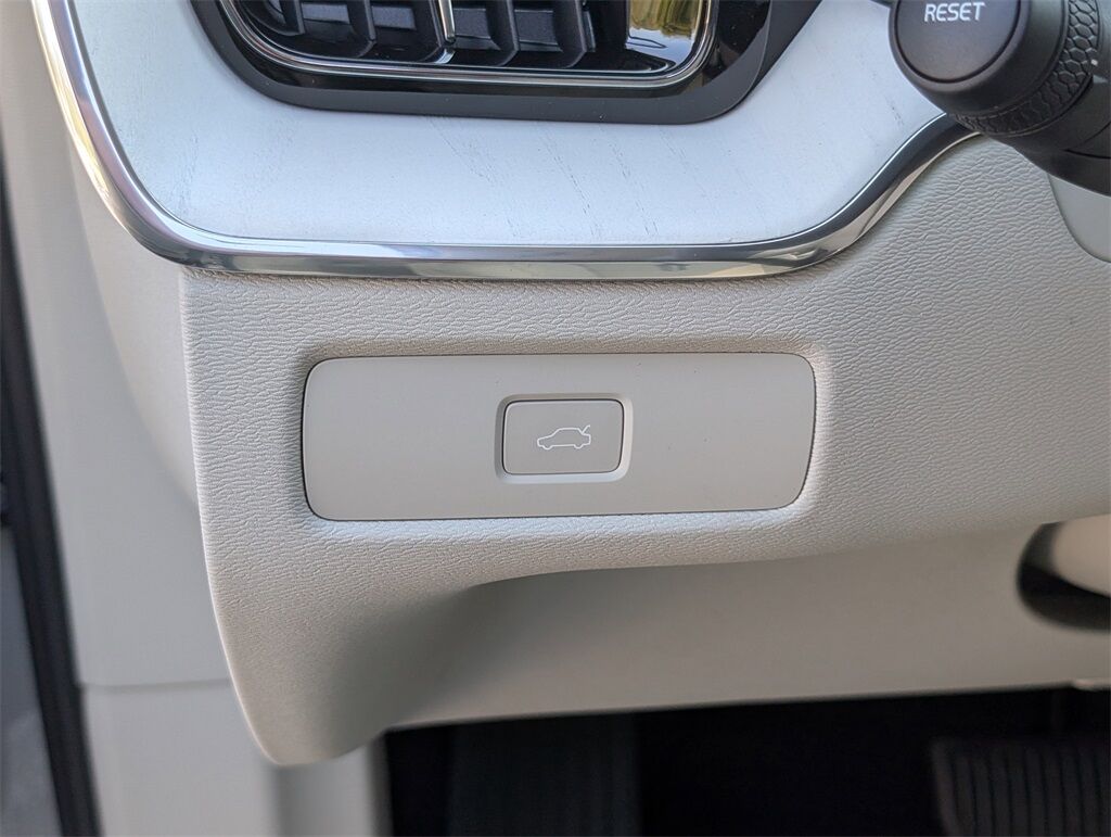 2026 Volvo XC60 B5 Ultra Hunt Valley MD