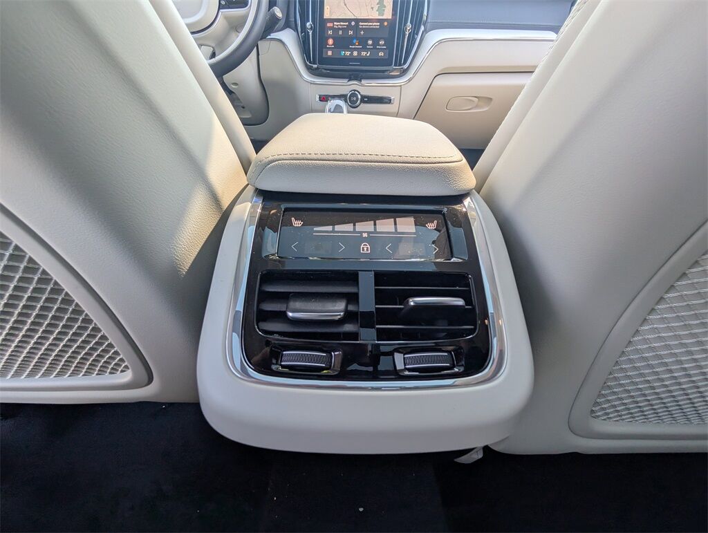 2026 Volvo XC60 B5 Ultra Hunt Valley MD