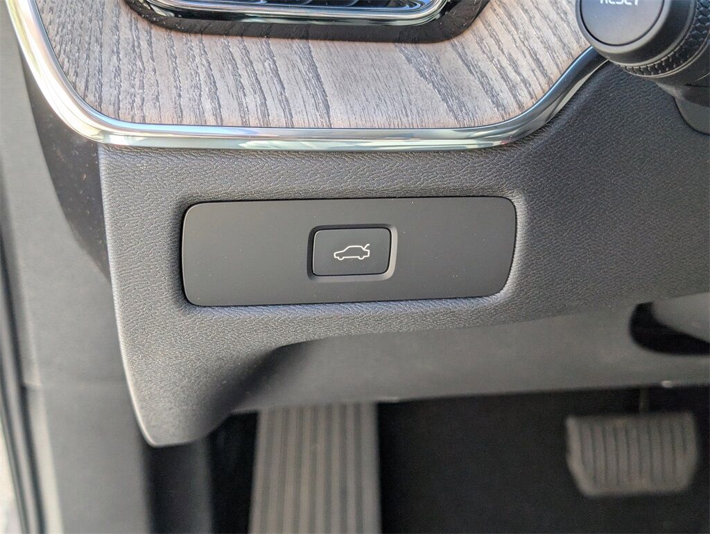 2026 Volvo XC60 B5 Ultra Hunt Valley MD