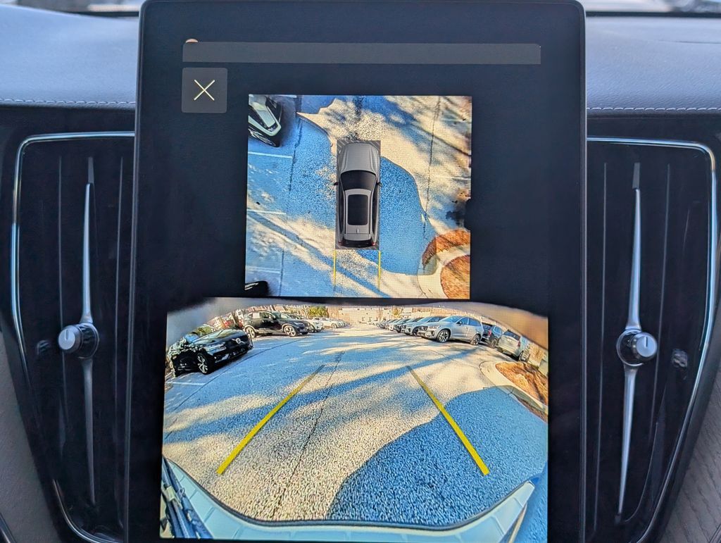 2026 Volvo XC60 B5 Ultra Hunt Valley MD