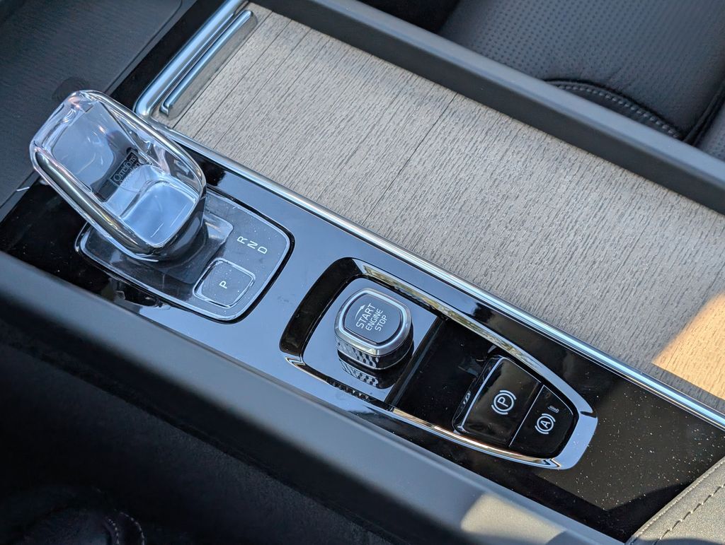 2026 Volvo XC60 B5 Ultra Hunt Valley MD