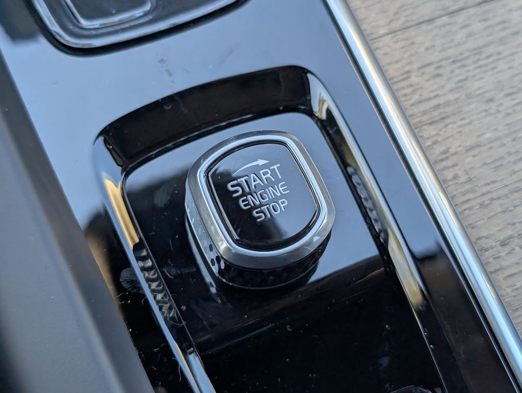 2026 Volvo XC60 B5 Ultra Hunt Valley MD