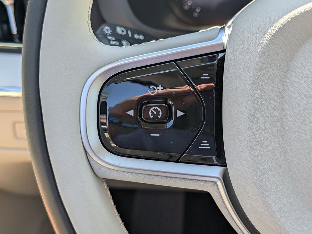 2026 Volvo XC60 B5 Ultra Hunt Valley MD