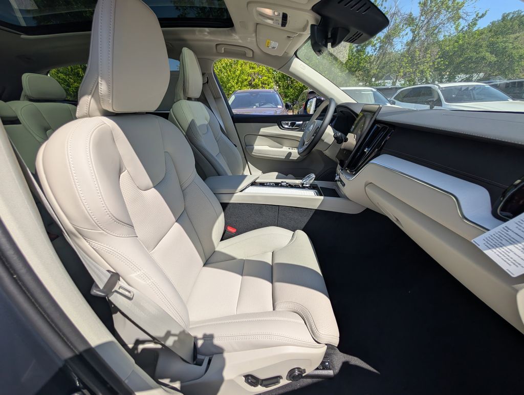 2026 Volvo XC60 B5 Ultra Hunt Valley MD