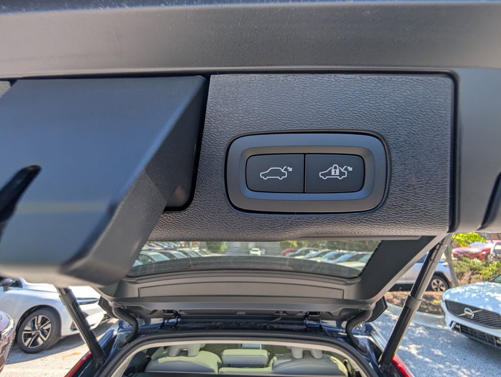 2026 Volvo XC60 B5 Ultra Hunt Valley MD