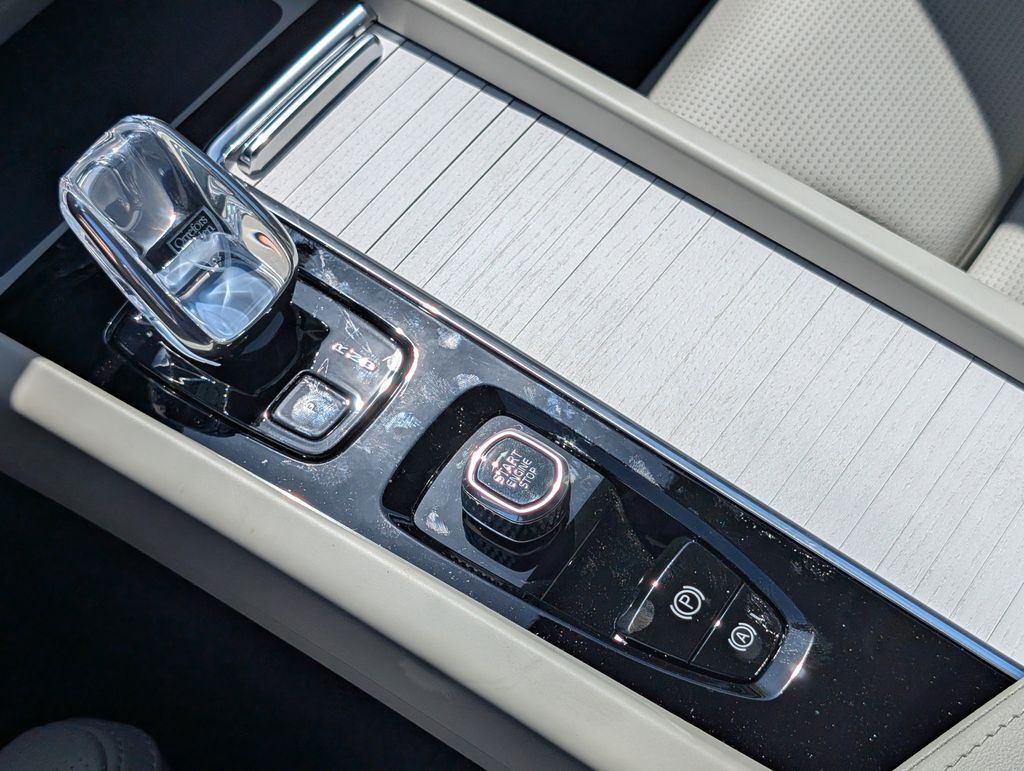 2026 Volvo XC60 B5 Ultra Hunt Valley MD