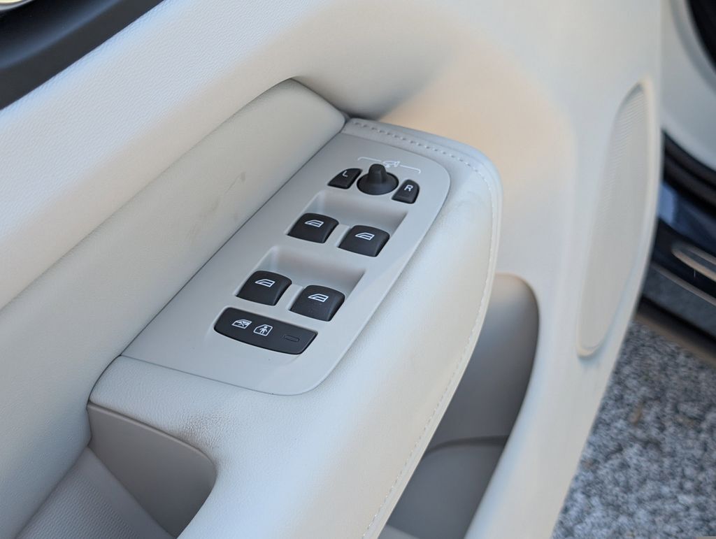 2026 Volvo XC60 B5 Ultra Hunt Valley MD